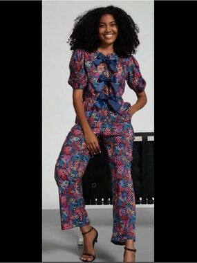 Sunday up Floral Navy and Pink Pant Suit